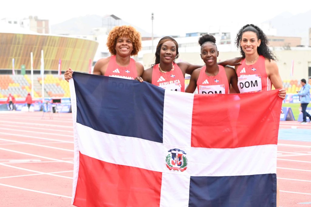 Delegación dominicana suma siete medallas en jornada clave de Juegos Bolivarianos 2025 La cuarteta femenina que compitió en el relevo 4x400 metros obtuvo la medalla de plata en los Juegos Bolivarianos el 4 de diciembre de 2025.
(Fuente externa)
