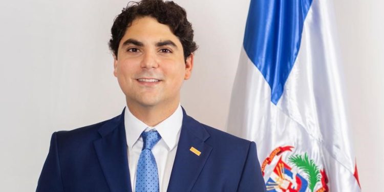 Las sombras del poder: interrogantes en torno al caso Rizik y los reaseguros El sector de reaseguros, marcado por su complejidad y opacidad, vuelve a estar en el centro de un caso bajo escrutinio regional.