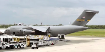 Dos aviones EEUU inician despliegue Operación Lanza del Sur