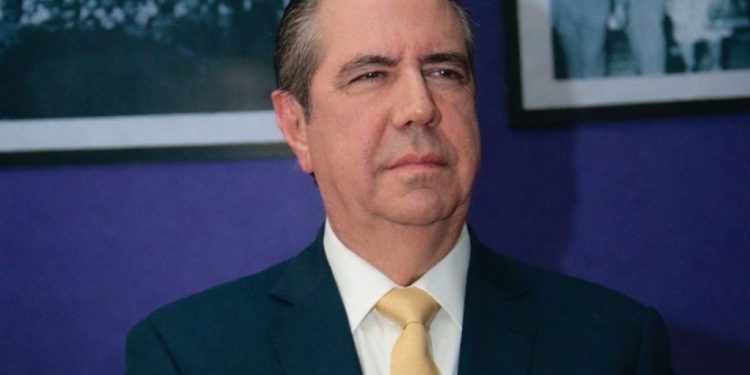 Javier GarcÃ­a opina periodista RD es vigilante de la democracia | AlMomento.net