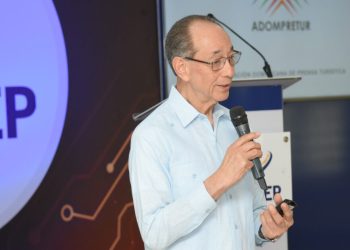 Adompretur impulsa formación en periodismo turístico