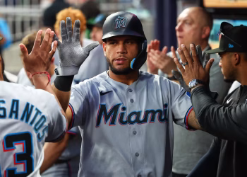 Agustín Ramírez y Connor Norby jonronean y los Marlins vencieron a los Bravos 10-4 para poner fin a una racha de 3 juegos