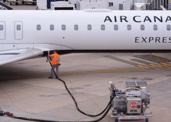 Air Canada suspenderá vuelos a JFK durante casi 5 meses a medida que se disparan los costos del combustible para aviones