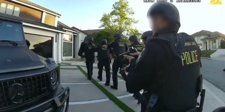 Arrestos realizados en campaña de fraude en California dirigida a una red de cuidados paliativos de Los Ángeles supuestamente detrás de $267 millones en cargos falsos Arrestos realizados en campaña de fraude en California dirigida a una red de cuidados paliativos de Los Ángeles supuestamente detrás de $267 millones en cargos falsos