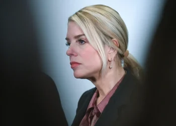 Bondi no comparecerá para la declaración del 14 de abril en la investigación de Epstein del Comité de Supervisión