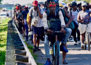 Caravana de migrantes abandona ciudad del sur de México pero muchos ya no apuntan a la frontera con Estados Unidos