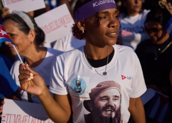 Cientos de mujeres cubanas se manifiestan contra el bloqueo energético de Estados Unidos a medida que se profundiza la crisis
