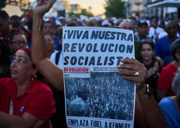 Cuba estará "lista" para posible ataque de EE.UU. en medio de amenazas de Trump, dice líder
