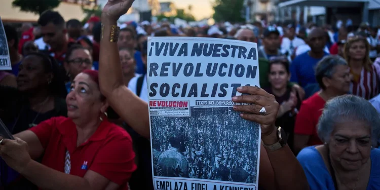 Cuba estará "lista" para posible ataque de EE.UU. en medio de amenazas de Trump, dice líder