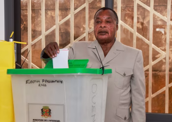 Denis Sassou N'Guesso prestó juramento para otro mandato en la República del Congo, ampliando su mandato de 42 años