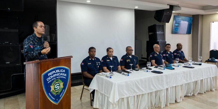 Director General de la Policía Nacional exhorta a inspectores a ejercer liderazgo ético y fortalecer la proximidad institucional