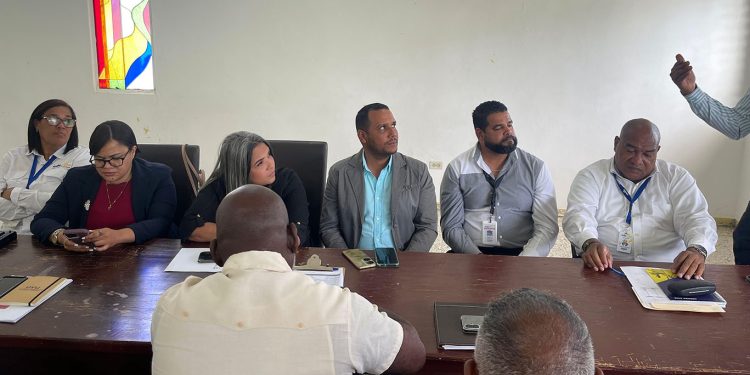 Edeeste sostiene encuentro con autoridades y líderes de Monte Plata Edeeste sostiene encuentro con autoridades y líderes de Monte Plata