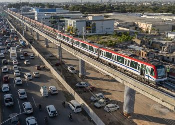 El Metro que falla a sus pasajeros Líneas I y II paralizadas mientras Santo Domingo madruga
