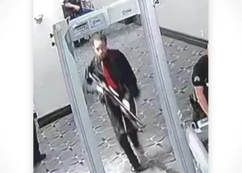 El enfrentamiento entre las fuerzas del orden y el presunto tirador de la cena de los corresponsales duró 7 segundos