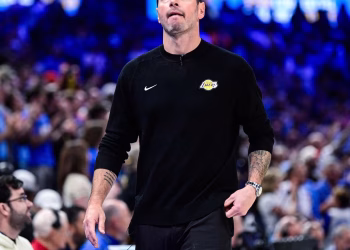 El entrenador de los Lakers, JJ Redick, afirma que su discusión vocal con Jarred Vanderbilt no fue nada inusual