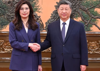 El líder de la oposición de Taiwán se reúne con Xi Jinping de China mientras ambas partes piden la paz