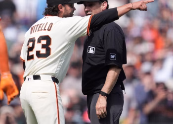 El nuevo manager de los Giants, Tony Vitello, trabaja para encaminar a su club después de un frustrante inicio de 3-7