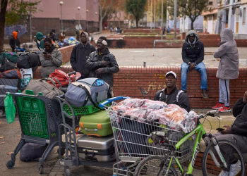 España ultima medida de amnistía para hasta cientos de miles de inmigrantes