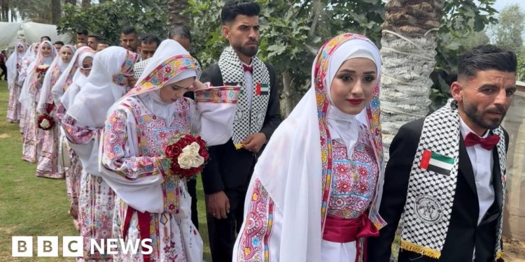 Esperanza en Gaza mientras 300 parejas se casan al mismo tiempo