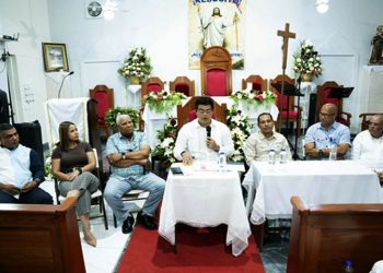 Fellito Suberví promete resolver abastecimiento de agua potable en San Luis