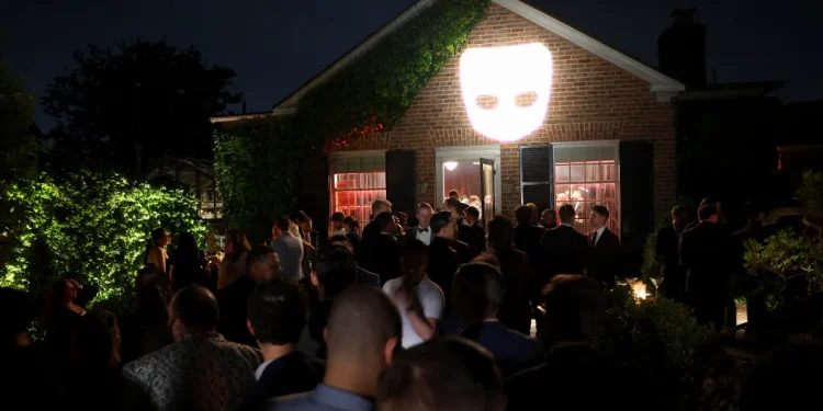Grindr — yes, Grindr — won the WHCD party circuit