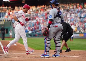Hoerner impulsa 5 carreras, Imanaga poncha a 11 para llevar a los Cachorros a superar a los Filis
