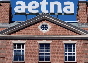 Hombre con pistola estilo AR arrestado en la sede de Aetna sin incidentes