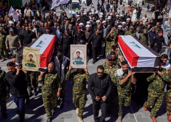 Impulsado por las presiones de la guerra, Irán otorga a sus comandantes de campo más poder sobre las milicias en Irak.