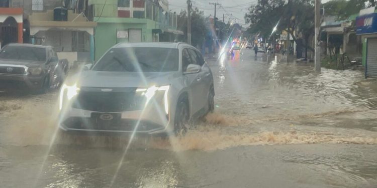 Indomet informa los aguaceros arreciarán este martes a causa de una vaguada