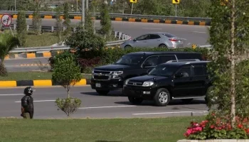 Irán aterriza en Pakistán para diálogo clave con EE.UU.
