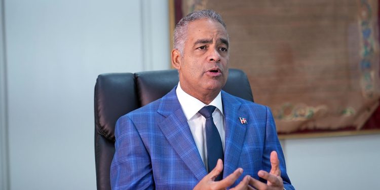 Joel Santos dice futuro minería debe definirse en un balance entre protección ambiental y desarrollo económico Joel Santos dice futuro minería debe definirse en un balance entre protección ambiental y desarrollo económico