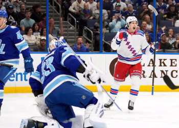 Kartye anota 2 goles y los Rangers vencieron al Lightning 4-2