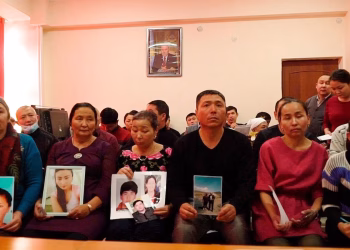Kazajstán condena a 19 personas por protestar contra la represión en la región china de Xinjiang