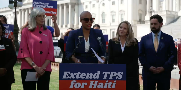 La Cámara de Representantes romperá con Trump y votará en contra de poner fin a las protecciones de deportación para los haitianos