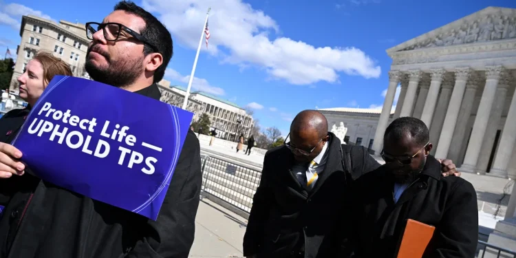 La Corte Suprema sopesará el intento de Trump de poner fin al escudo contra la deportación para Haití y Siria mientras miles de personas se preparan para dictar sentencia