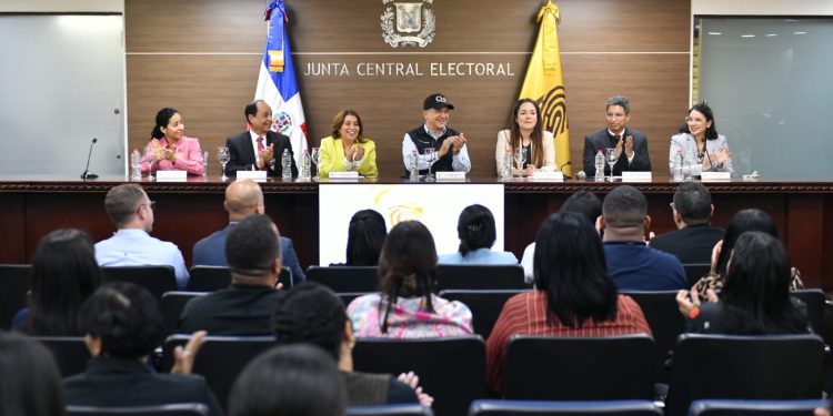 La JCE logra recertificación de sus cuatro normas ISO La JCE logra recertificación de sus cuatro normas ISO