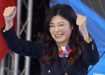 La líder de la oposición de Taiwán se dirige a China en lo que ella llama un "viaje por la paz"