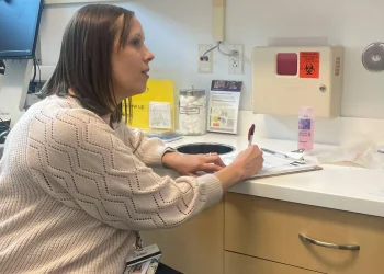 Las nuevas reglas federales de Medicaid requieren 1 mes de trabajo. Algunos estados exigen más.