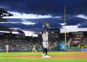 Las violaciones del espacio aéreo restringido con drones en los juegos de los Rockies de Colorado provocan una advertencia de las autoridades
