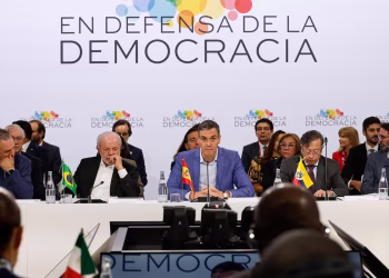 Líderes progresistas se concentran en Barcelona para defender el orden liberal tradicional