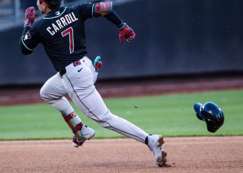 Los 3 extrabases de Corbin Carroll llevan a los Diamondbacks a la victoria por 7-2 sobre los Mets