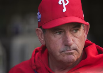 Los Filis despiden al manager Rob Thomson y nombran capitán interino a Don Mattingly