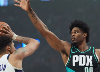 Los Trail Blazers vencieron a los Kings 122-110 para hacerse con el octavo puesto y un puesto de play-in.