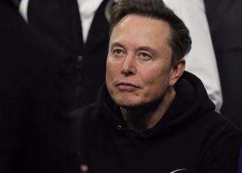 Los fiscales franceses convocan a Elon Musk por acusaciones de imágenes de abuso y deepfakes en X