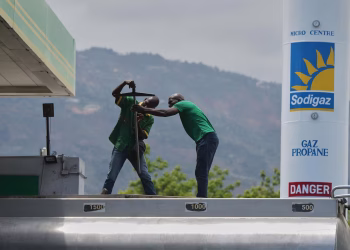Los haitianos reducen sus ya escasos alimentos y se preguntan cómo sobrevivirán al aumento de los precios del combustible