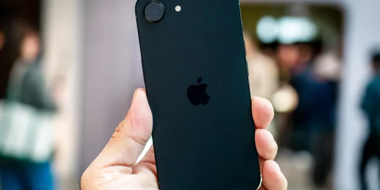 Los ingresos del iPhone de Apple aumentan a 57 mil millones de dólares a pesar de la escasez de chips