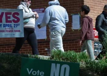 Los votantes de Virginia aprueban un nuevo mapa del Congreso que favorece a los demócratas, proyecta CBS News
