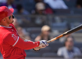 Mike Trout pega otro jonrón en el Yankee Stadium, el quinto en cuatro juegos