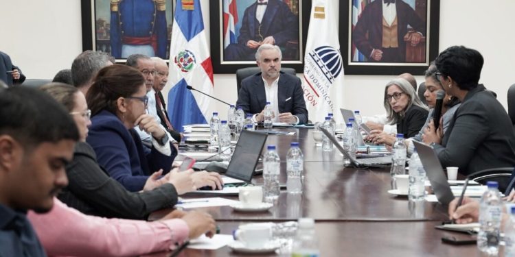 Minerd asegura evaluación docente entra en fase clave con 77 % avanzado