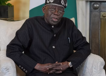 Nigeria acusa a seis de traición por presunto complot golpista